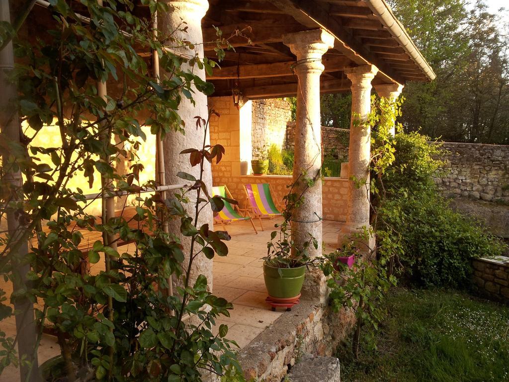Le Logis Du Peu Girard Bed & Breakfast La Roche-Clermault Exterior photo